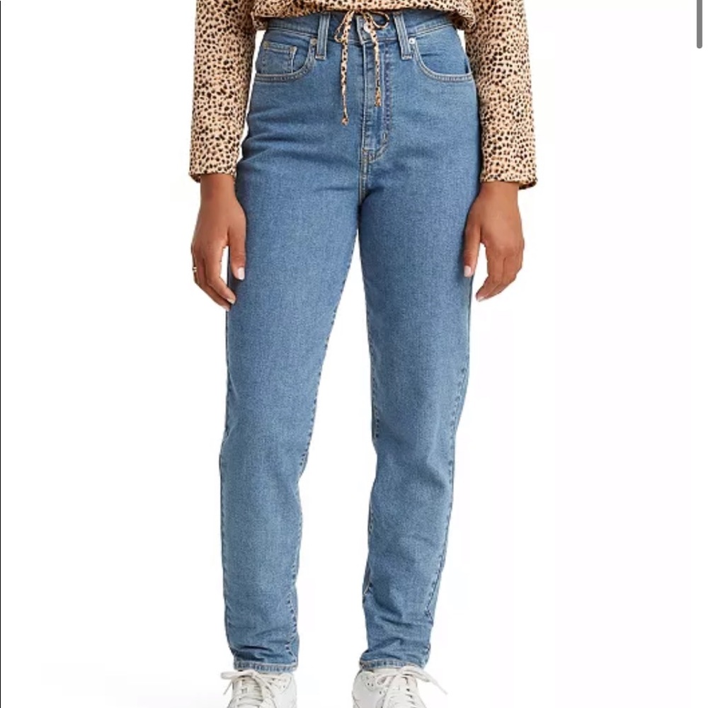Levi’s High-Rise Tapered Ankle Jeans